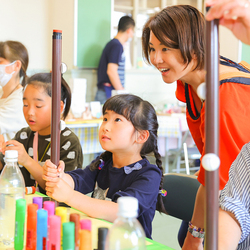 総勢100人以上の遊びのスペシャリストが集う「東京おもちゃまつり」が開催！ 親子で一緒に遊び尽くそう