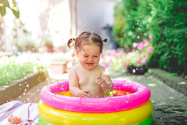 赤ちゃんや子どものプールはいつから大丈夫 7つの注意点と気をつけたい感染症 Michill ミチル