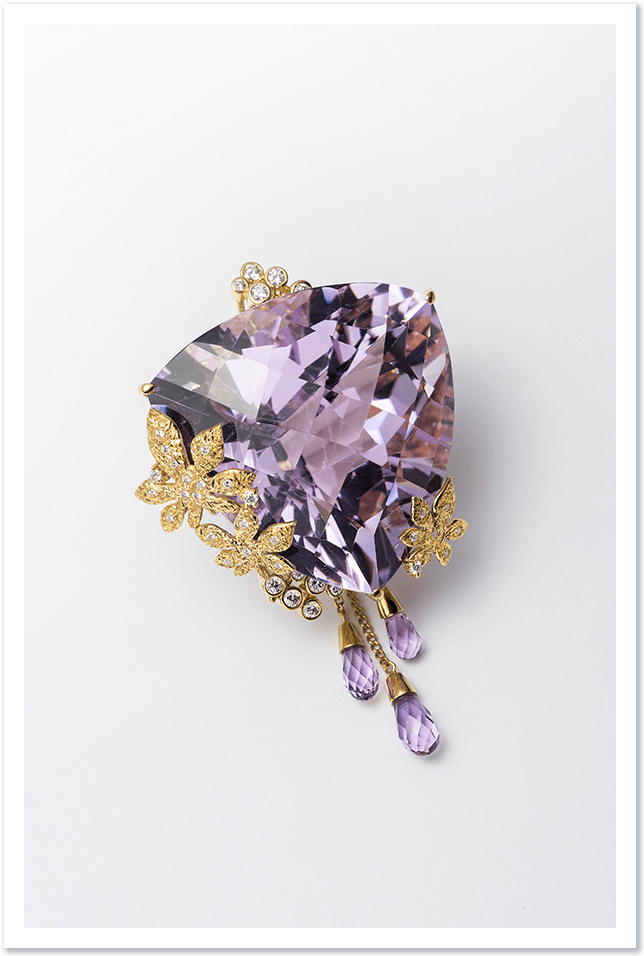 『天狗の葉団扇と紫水晶』　山梨ジュエリーミュージアム