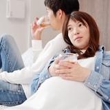 【医師監修】妊婦はどうして喉が乾くの？妊娠中に必要とされる水分の量とは