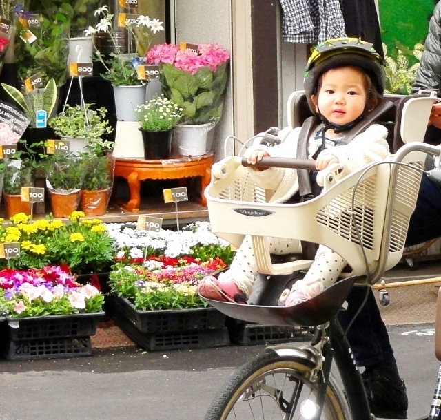 医師監修 赤ちゃんは自転車にいつから乗せられる 注意点や自転車の選び方