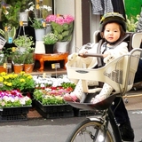 【医師監修】赤ちゃんは自転車にいつから乗せられる？注意点や自転車の選び方