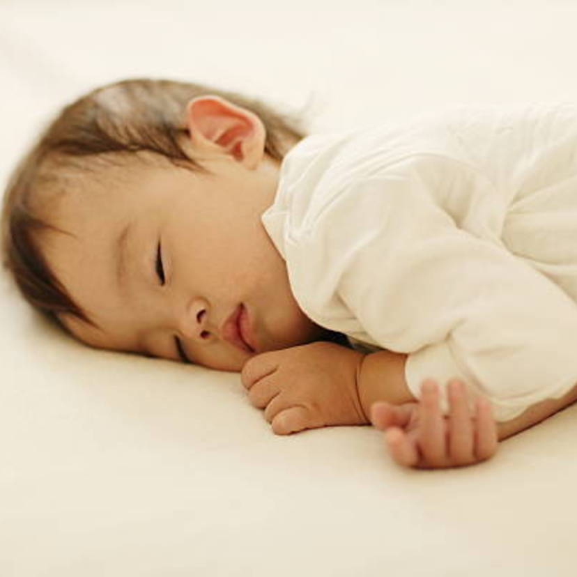 【医師監修】月齢別赤ちゃんの睡眠の特徴 まとまって寝るようになるのはいつ？