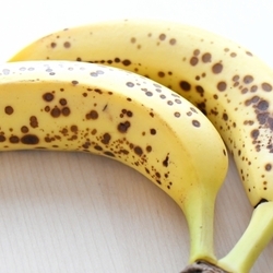 バナナの食べ過ぎは太る？ 毎日食べてOK？ 1日の目安量を解説【管理栄養士監修】