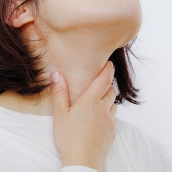 【医師監修】喉つわりが辛い！妊娠中の喉の不快感・詰まりはどう対処する？