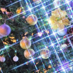 浜崎あゆみさん「#攻めの姿勢系」なクリスマスツリーがド迫力！ スペースがなくてもクリスマスの飾り付けを楽しむには？
