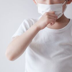 咳どめ薬は風邪に効果なし？ 子供のつらそうな咳に、小児科医からのアドバイス