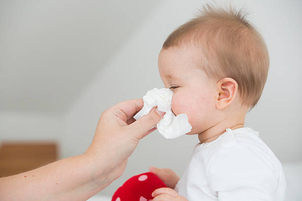 医師監修 こんな赤ちゃんの鼻水に注意 鼻水の種類と原因とは