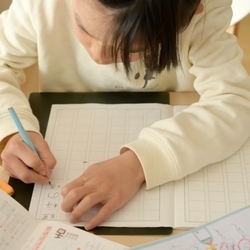 子どもに長時間の勉強はNG！ 元教員・隂山英男先生が教える家庭学習の鉄則『小1の不安「これだけ！」やれば大丈夫です』Vol.2