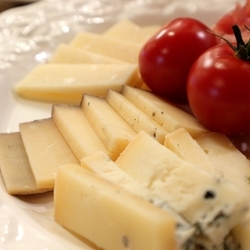 チーズの食べ過ぎってどのくらい？リスク回避のための目安量と注意点【管理栄養士監修】