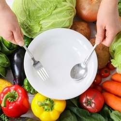 野菜でも食べ過ぎはよくないの？どのくらいが適量？野菜のメリットと食べ方の注意点【管理栄養士監修】