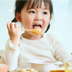 冷凍宅配幼児食「mogumo（モグモ）」発売！ 管理栄養士監修、温めるだけの時短調理で幼児食作りの悩みを解決