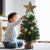 クリスマスツリーの選び方は？ツリーのサイズや飾り付け、当日の食事などを紹介