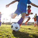子供にサッカーの習い事をさせるメリット・デメリットは？