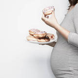 【助産師解説】妊婦のお菓子＆おやつ！カロリーの目安、食べ過ぎないコツ
