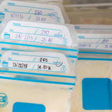 【助産師監修】母乳の冷凍保存で注意すべきことは？保存期間・手順・使い方