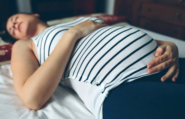仰向け 臨月 【医師監修】妊婦の楽な寝方＆向き。体が痛いときは？胎児への影響も