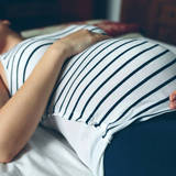 【医師監修】妊婦は仰向けに寝ちゃダメ？妊娠中におすすめの寝方