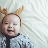 【医師監修】赤ちゃんが笑うのはいつから？ 笑顔を引き出すコツ＆ヤギや人形で笑う赤ちゃん動画