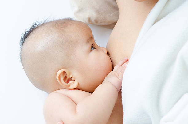 助産師解説 母乳は白い血液 作られる仕組みと成分 血乳の原因と対処法 マイナビ子育て