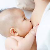 【助産師解説】母乳は白い血液？作られる仕組みと成分、血乳の原因と対処法