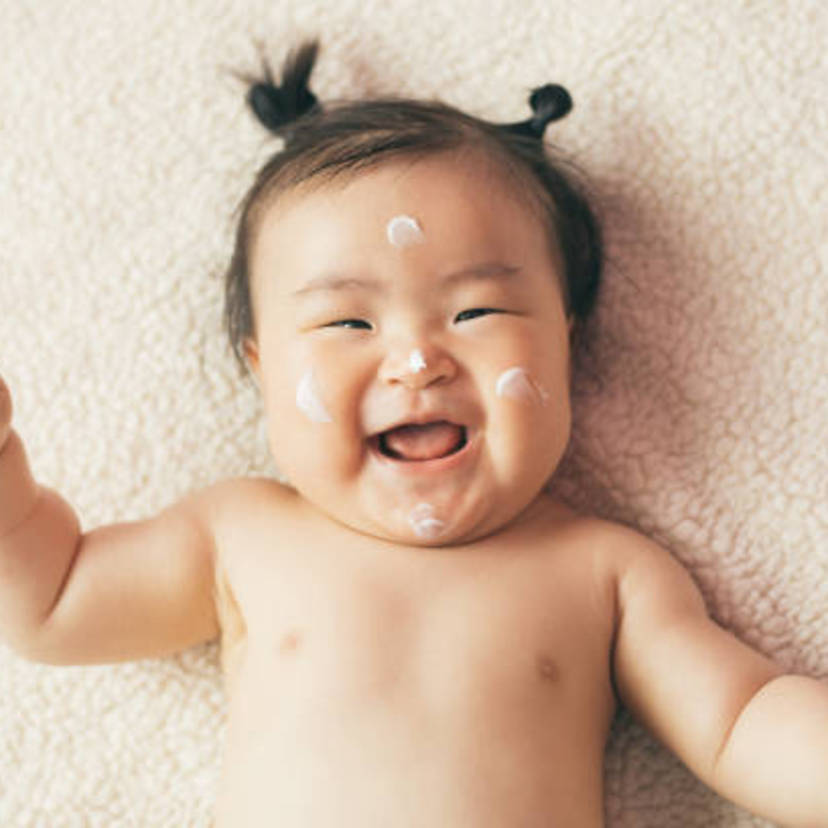 【医師監修】赤ちゃんの保湿ケアはなぜ大事？正しい手順とやり方、保湿剤選びの目安 