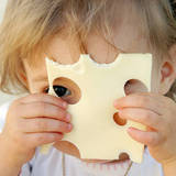 【管理栄養士監修】赤ちゃんにチーズはあげていい？離乳食期のチーズ３つの注意点
