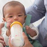【医師監修】生後2ヶ月の赤ちゃん、ミルクの量と回数は？ 目安と考え方