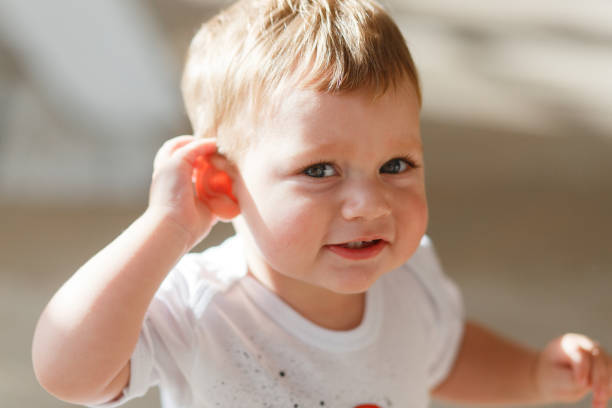 医師監修 痛い 赤ちゃんが何度も耳を触る理由と注意したい病気とは