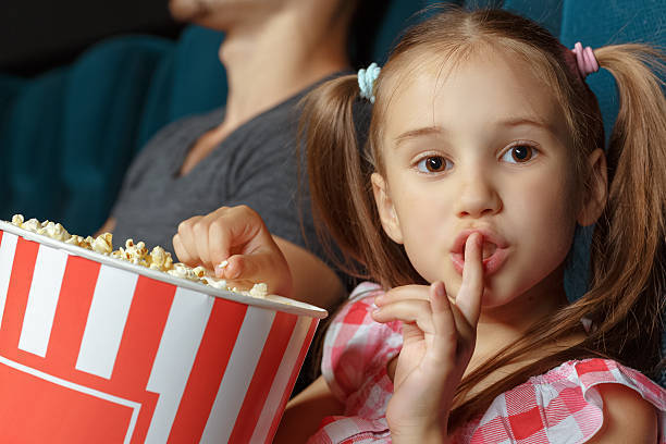映画館に幼児と行くなら おすすめ映画は 席 時間は マイナビ子育て
