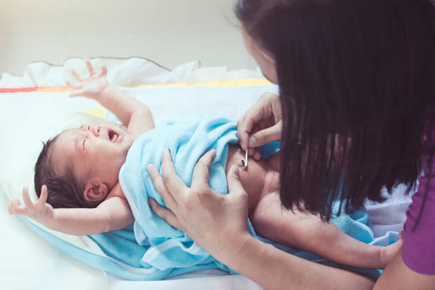 助産師解説 赤ちゃんのへその緒 いつとれる 保管は へそケア 消毒方法 Michill ミチル