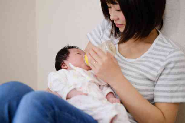 助産師解説 新生児期の赤ちゃんがうなるのはおかしい 原因と対応 マイナビ子育て