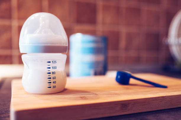 医師監修 哺乳瓶の消毒は必要なの いつまでやればいいの マイナビウーマン子育て 赤ちゃん に粉ミルクや搾乳した母乳をあげる ｄメニューニュース Nttドコモ