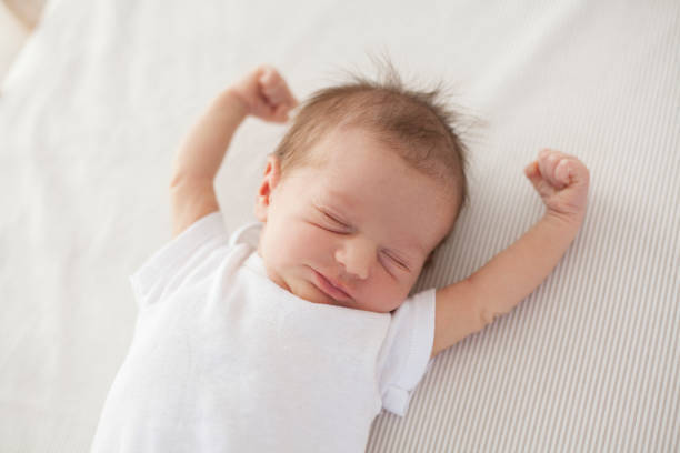 医師監修 新生児が寝すぎる どのくらい寝続けたら起こす マイナビ子育て
