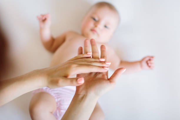 医師監修 赤ちゃんの肌にワセリンはどう使う 正しい使い方と選び方のポイント マイナビウーマン子育て