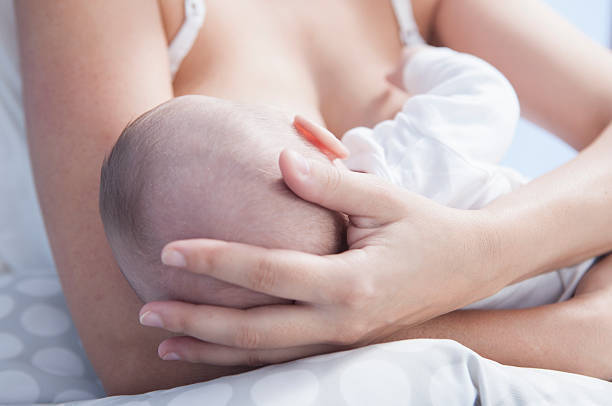 助産師監修 乳口炎とは 白斑ができる 症状と対処法 乳腺炎との関係 マイナビ子育て