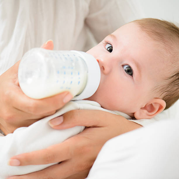 医師監修 生後4ヶ月の赤ちゃん ミルクの量は 離乳食準備に果汁はあげる Michill ミチル