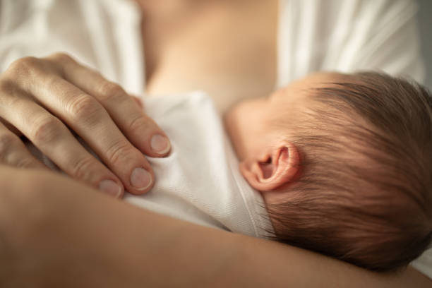 医師監修 母乳性黄疸はいつまで 日光浴や便の色との関係とは マイナビ子育て