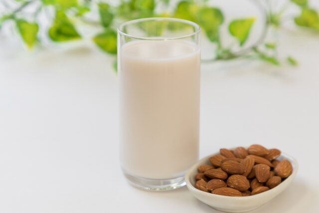 アーモンドミルクがダイエットによい 期待できる効果や注意点 レシピ紹介 マイナビ子育て