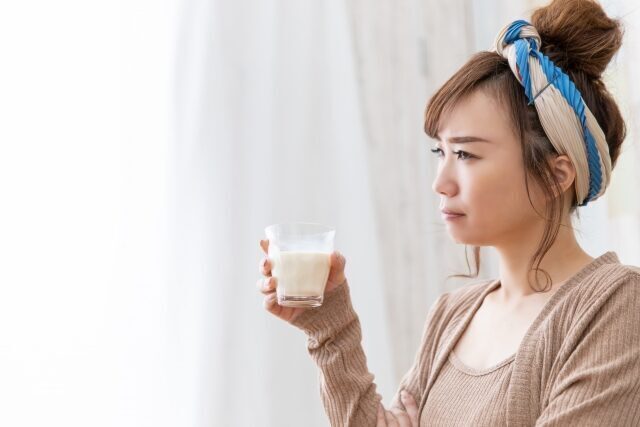 授乳中の牛乳はアレルギーに影響する 乳腺炎との関係は 助産師監修 マイナビ子育て