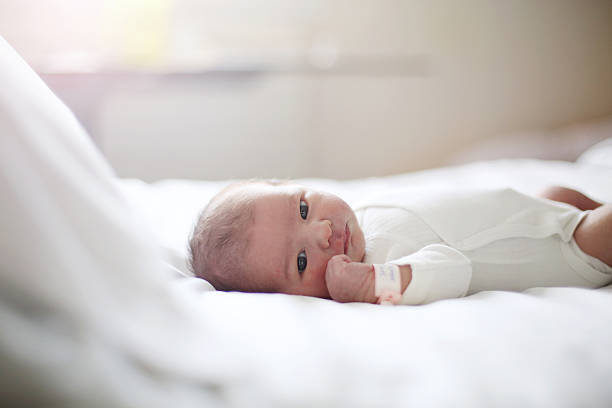 医師監修 新生児の横向き寝は危険 寝かしつけやゲップが出ないときはどうする マイナビ子育て