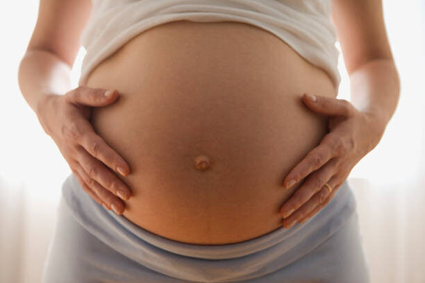 第一子妊娠中のモデル 美優さんが 正中線くっきり の臨月マタニティフォト投稿 赤ちゃんは元気いっぱい マイナビ子育て