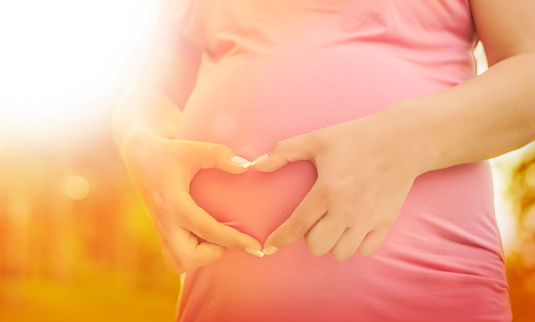 医師監修 妊娠後期のお腹の張りはどんな感じ 陣痛との見分け方 注意したい張りとは マイナビ子育て