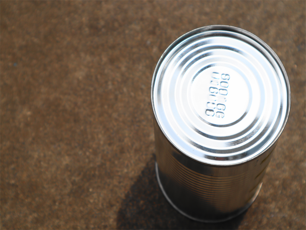 検証】缶切りなしに缶詰を開ける方法5選…実際に試してわかったオススメ 